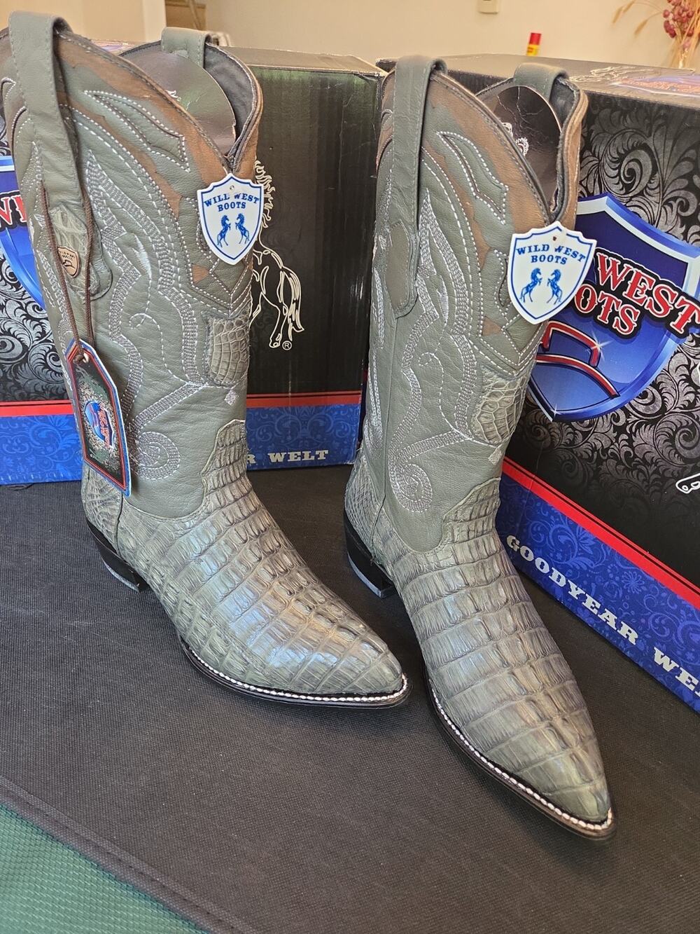 Wild West US9.5 Men's Genuine Crocodile Caiman CTail J Toe Boots - Gray 2990109